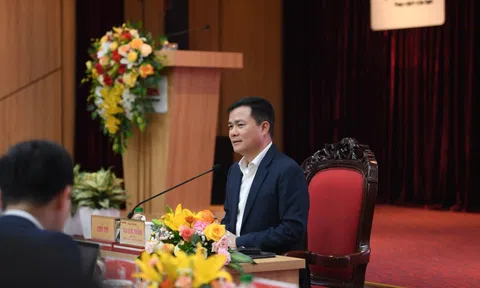 Từ câu hỏi khó của kiều bào dành cho Thủ tướng Phạm Minh Chính, Chủ tịch Tập đoàn Viettel nhắc nhở CBNV: 'Chúng ta hãy cứ là những người tử tế trước, cho đi trước'