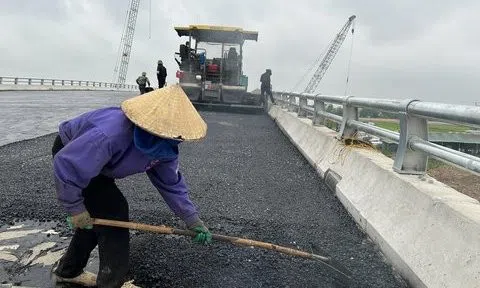 Dốc tổng lực thi công cao tốc Diễn Châu - Bãi Vọt trước giờ thông xe