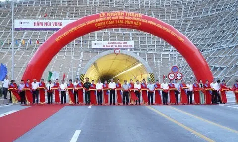 Thủ tướng cắt băng khánh thành dự án đường bộ cao tốc Cam Lâm–Vĩnh Hảo