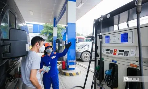 Giá xăng dầu được điều chỉnh tăng